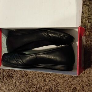 Yuu Black Women's Slip-On Comfort Flats Sz 9